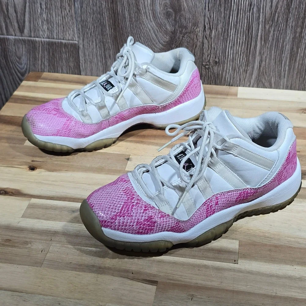Jordan‎ Retro 11 Low Pink Snakeskin GS Size 6Y White 580521-108 2013